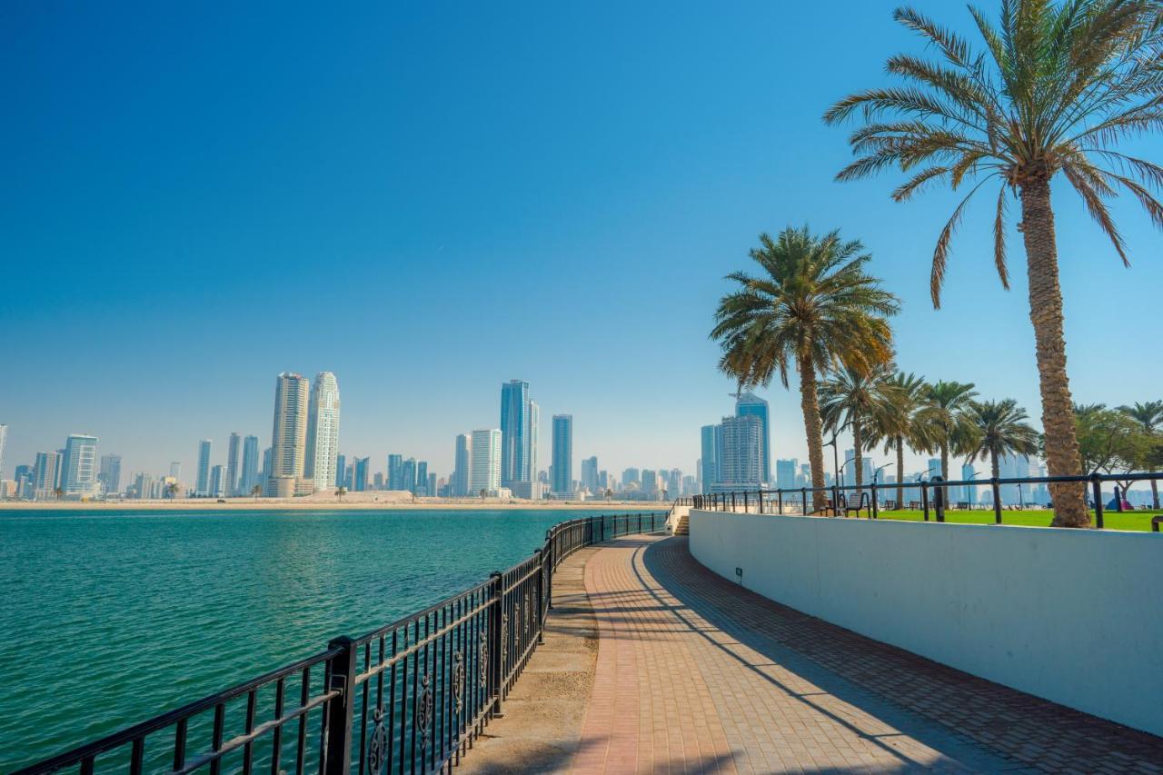 Moevenpick Hotel Apartments Al Mamzar Dubai Bagian luar foto Sharjah