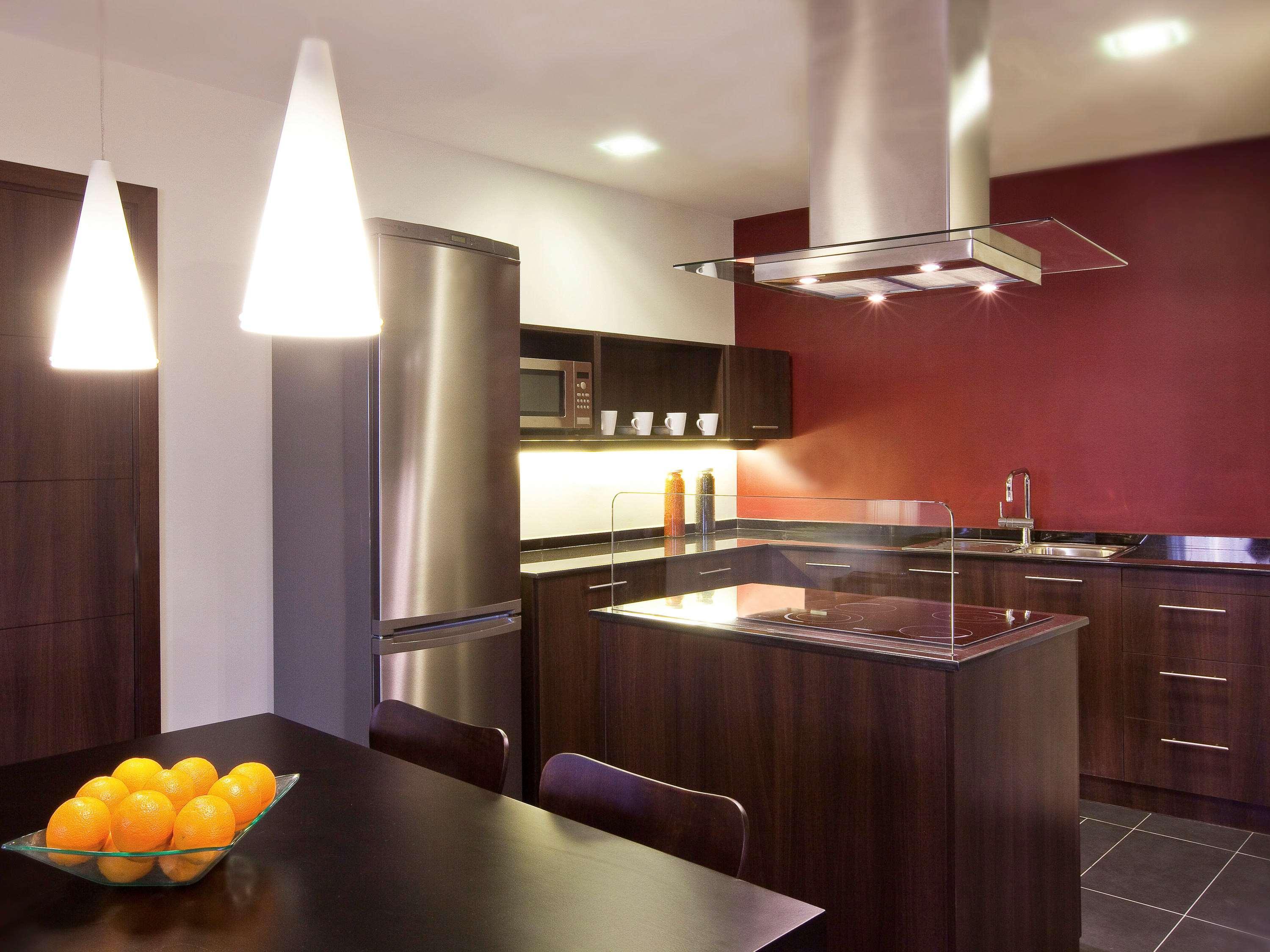 Moevenpick Hotel Apartments Al Mamzar Dubai Bagian luar foto A modern kitchen