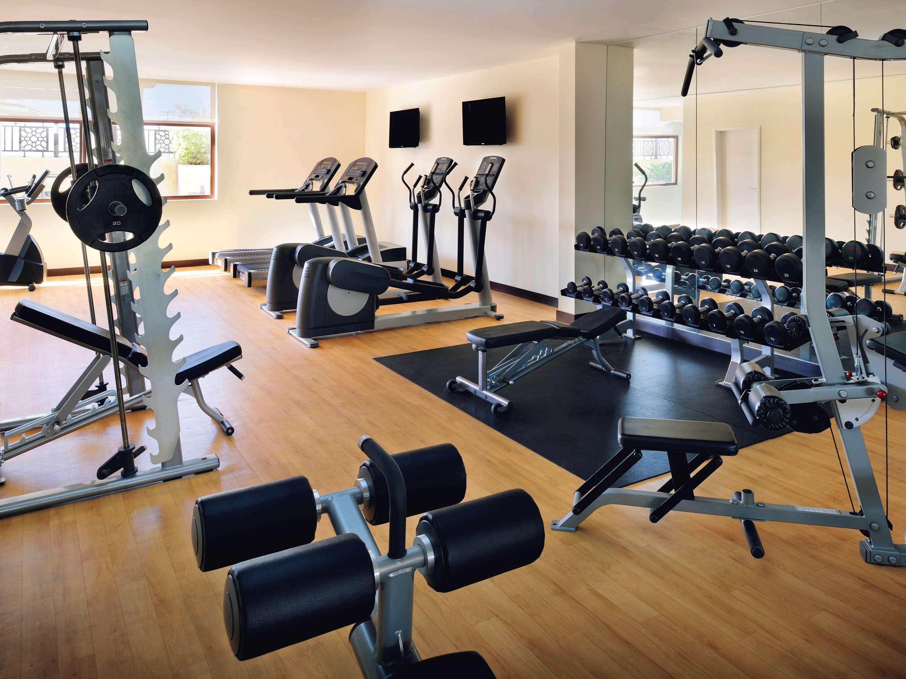 Moevenpick Hotel Apartments Al Mamzar Dubai Bagian luar foto A typical gym