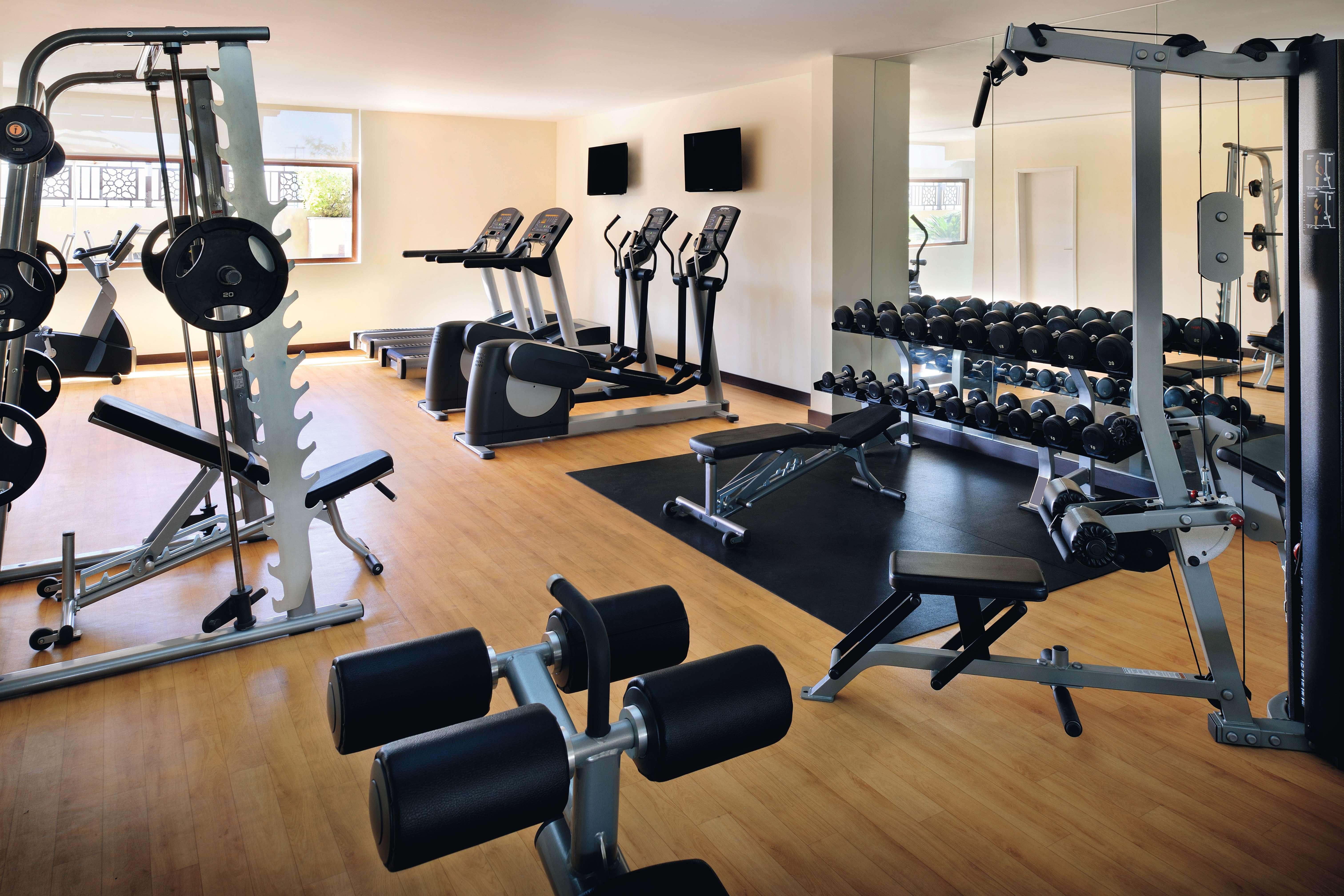 Moevenpick Hotel Apartments Al Mamzar Dubai Bagian luar foto A typical gym