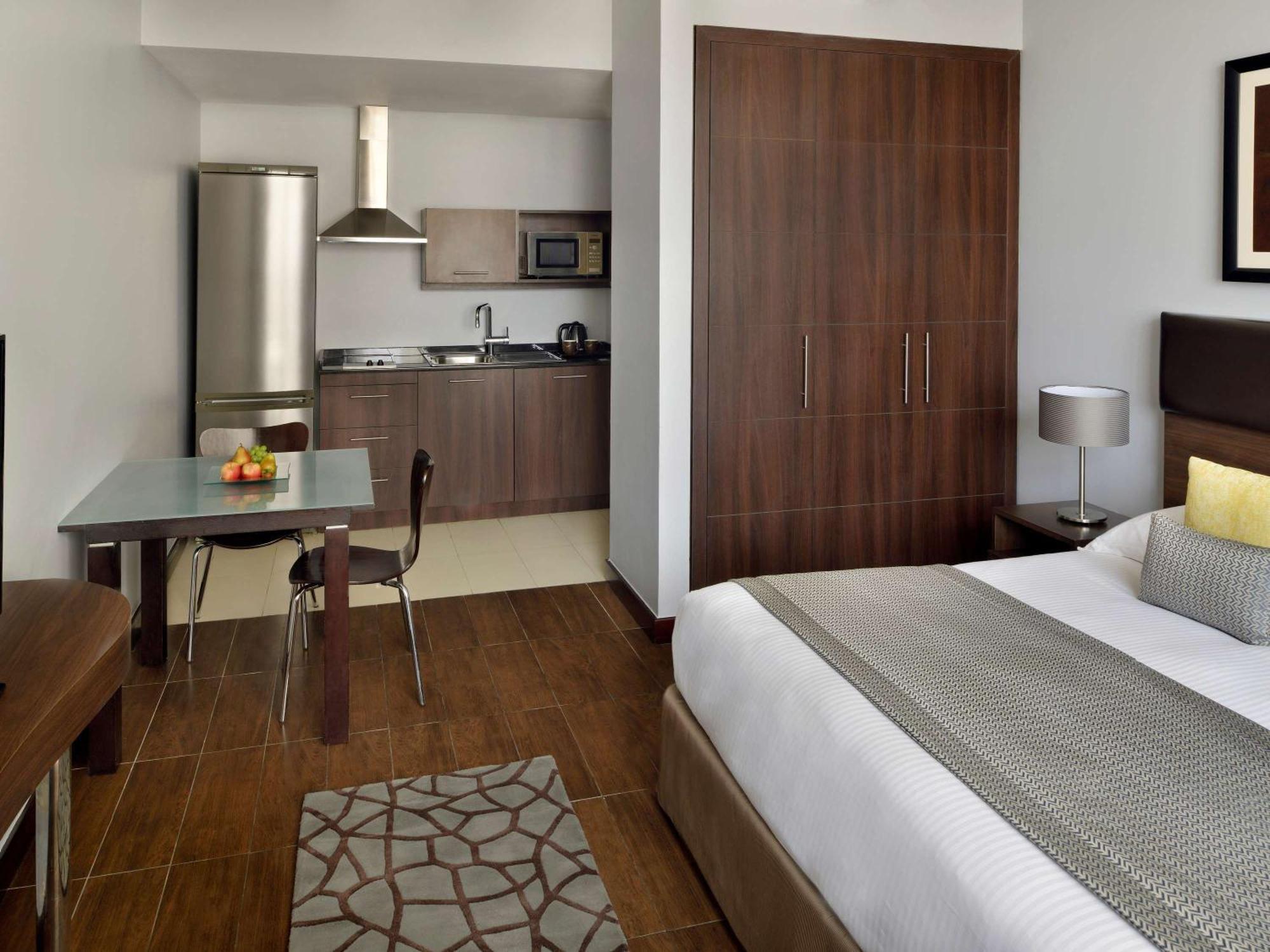 Moevenpick Hotel Apartments Al Mamzar Dubai Bagian luar foto Studio apartment